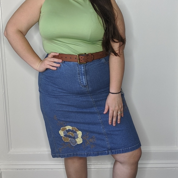 Y2K Denim A Line Floral Embroidered Skirt - Picture 3 of 3